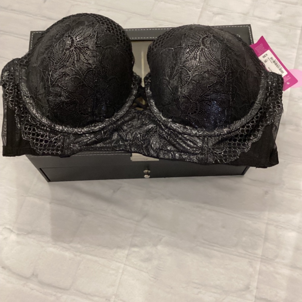 AMBRIELLE LACE DEEP PLUNGE BRA (Size:38D) NWT